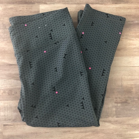 GAP Pants - Medium GAP FIT cropped athletic leggings